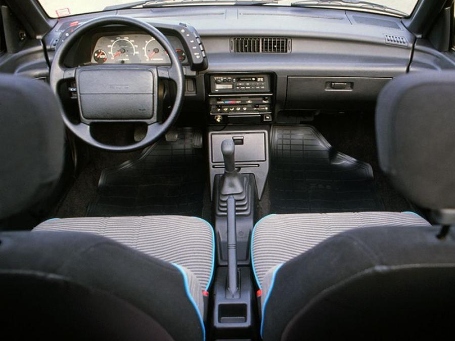 Торпедо Geo Metro Convertible 1990 года  (фото 4 из 4)